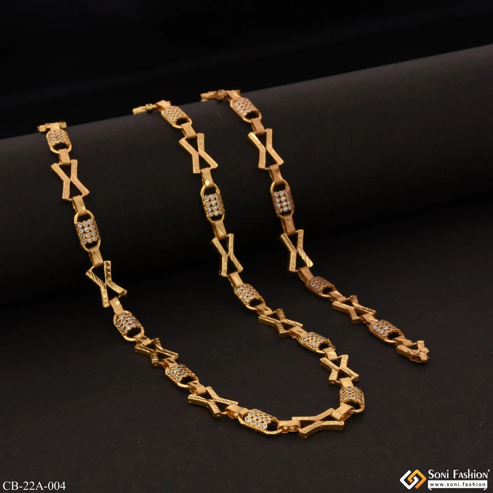 Expensive-looking Design With Diamond Gold Plated Chain Bracelet - Style A004