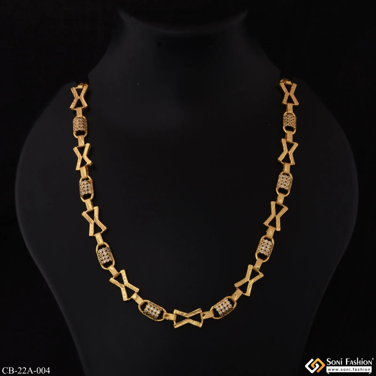 Expensive-looking Design With Diamond Gold Plated Chain Bracelet - Style A004