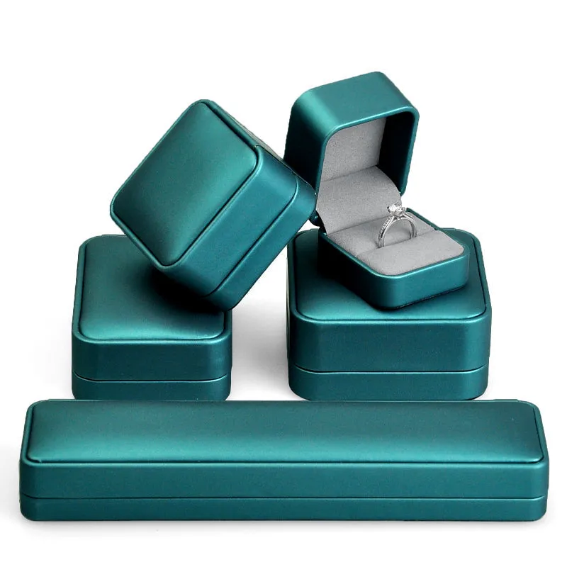 Luxury Round Corner PU Leather Bracelet Chain Box H090