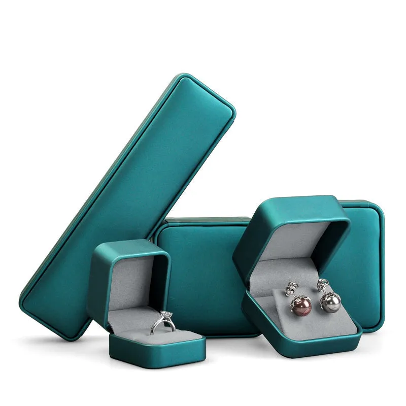 Luxury Round Corner PU Leather Bracelet Chain Box H090
