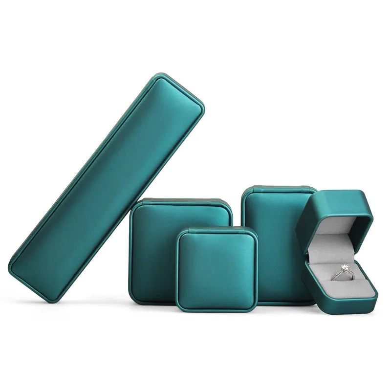 Luxury Round Corner PU Leather Bracelet Chain Box H090