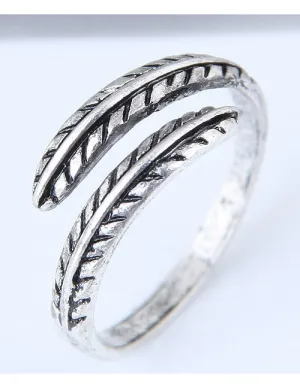TR33 Silver Leaf Design Toe Ring