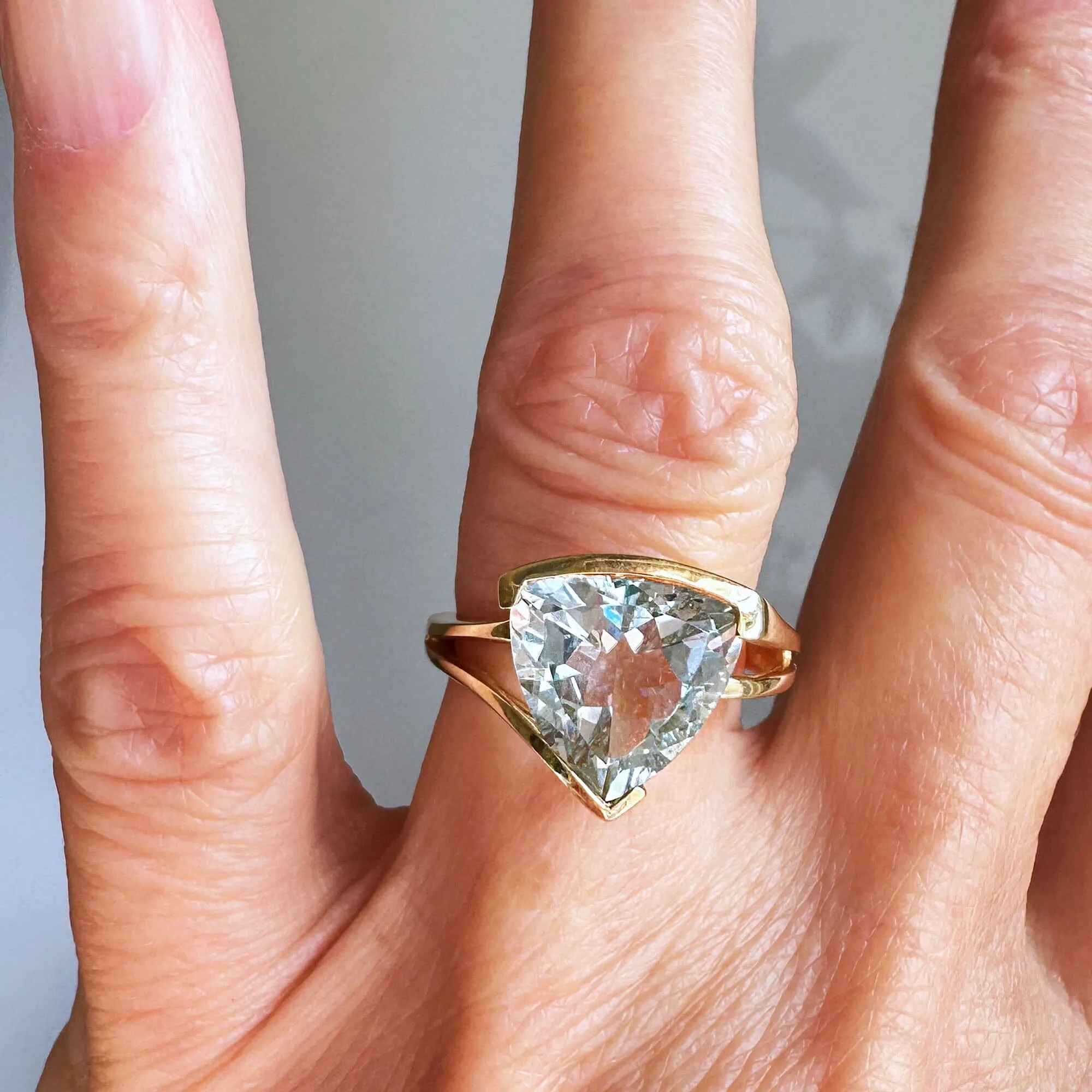 Vintage 14K Gold Trillion Cut Aquamarine Ring